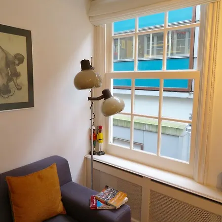 Dam Square Bed & Breakfast *